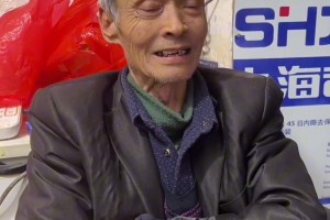 闽南老爷爷：黄蜂队团队篮球 能得分的位置太多！