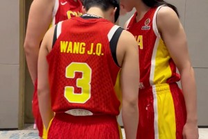 大声密谋后的可爱角度，中国女篮娱乐时间！